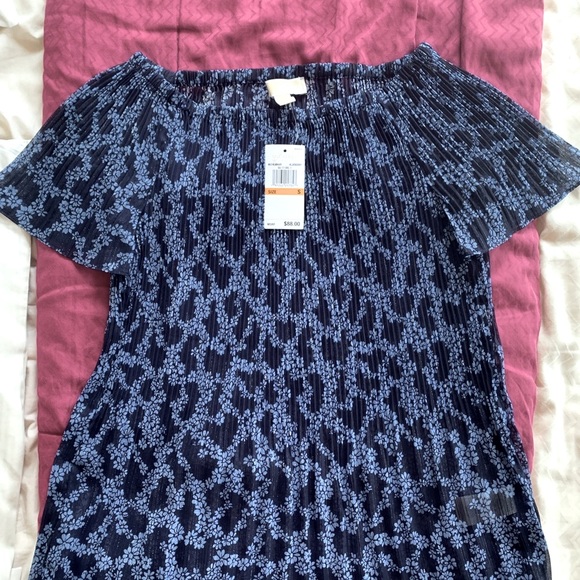 NWT Michael Kors Off Shoulder Pleated Navy Blouse small to medium - Picture 2 of 4
